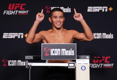 Узбекистан отреагировал на бой с казахстанцем в UFC