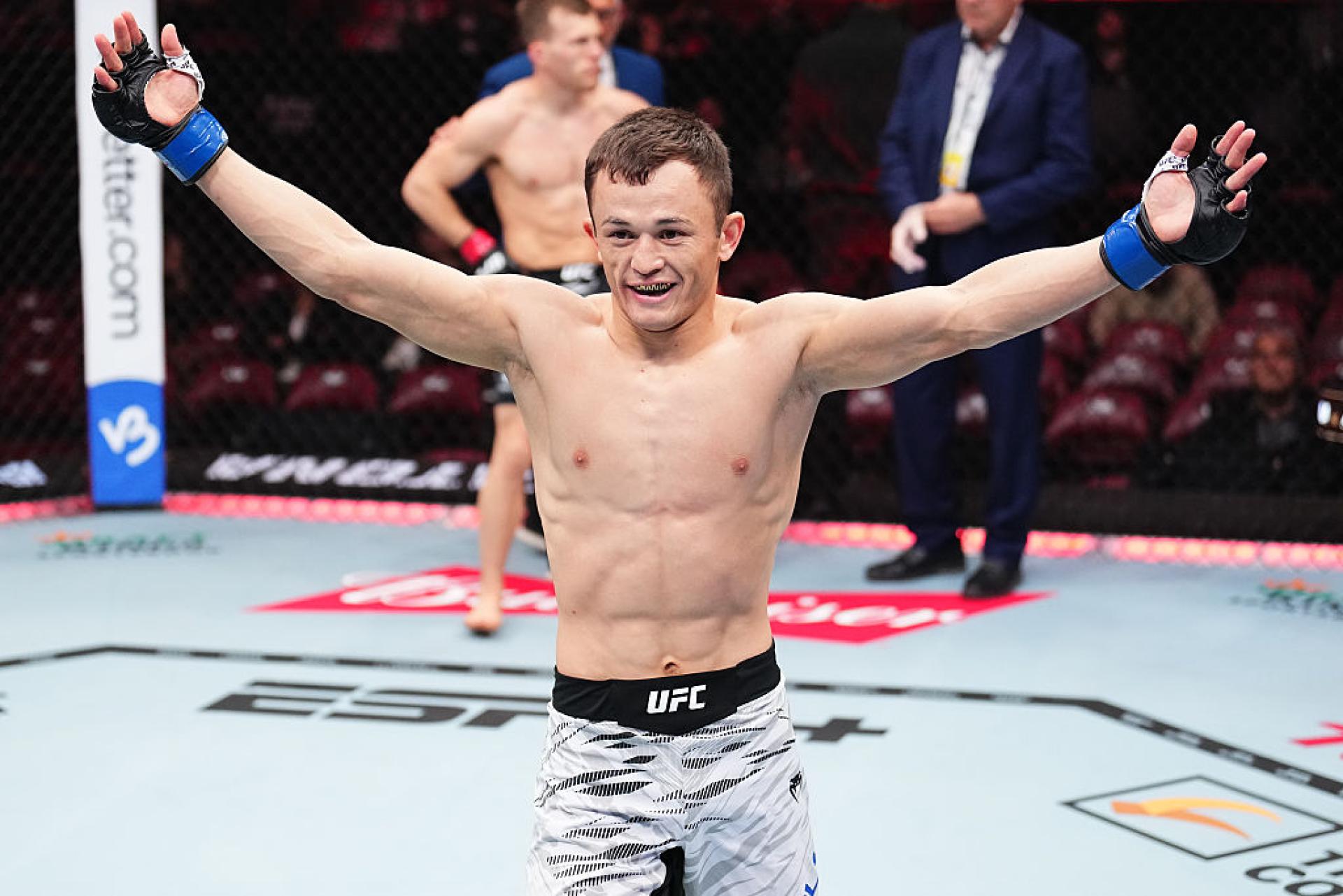 UFC в восторге от молниеносного триумфа Алмахана