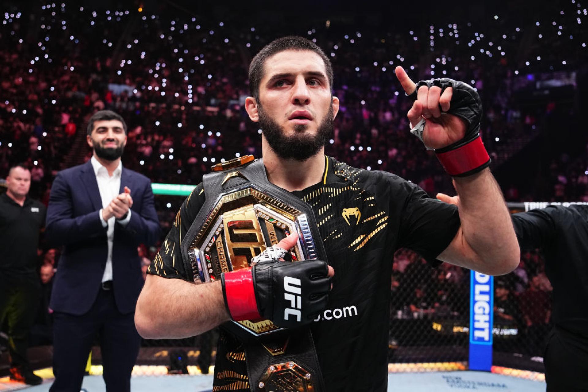 Махачева лишили чемпионства в UFC: известны новые претенденты