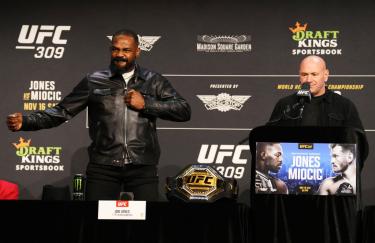 Джонс отказался от боя с Аспиналлом и поставил UFC в тупик