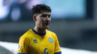 Kазахстан остался без ключевого защитника перед играми ЧМ