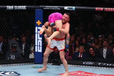 Двалишвили задушил О’Мэлли в реванше за титул UFC