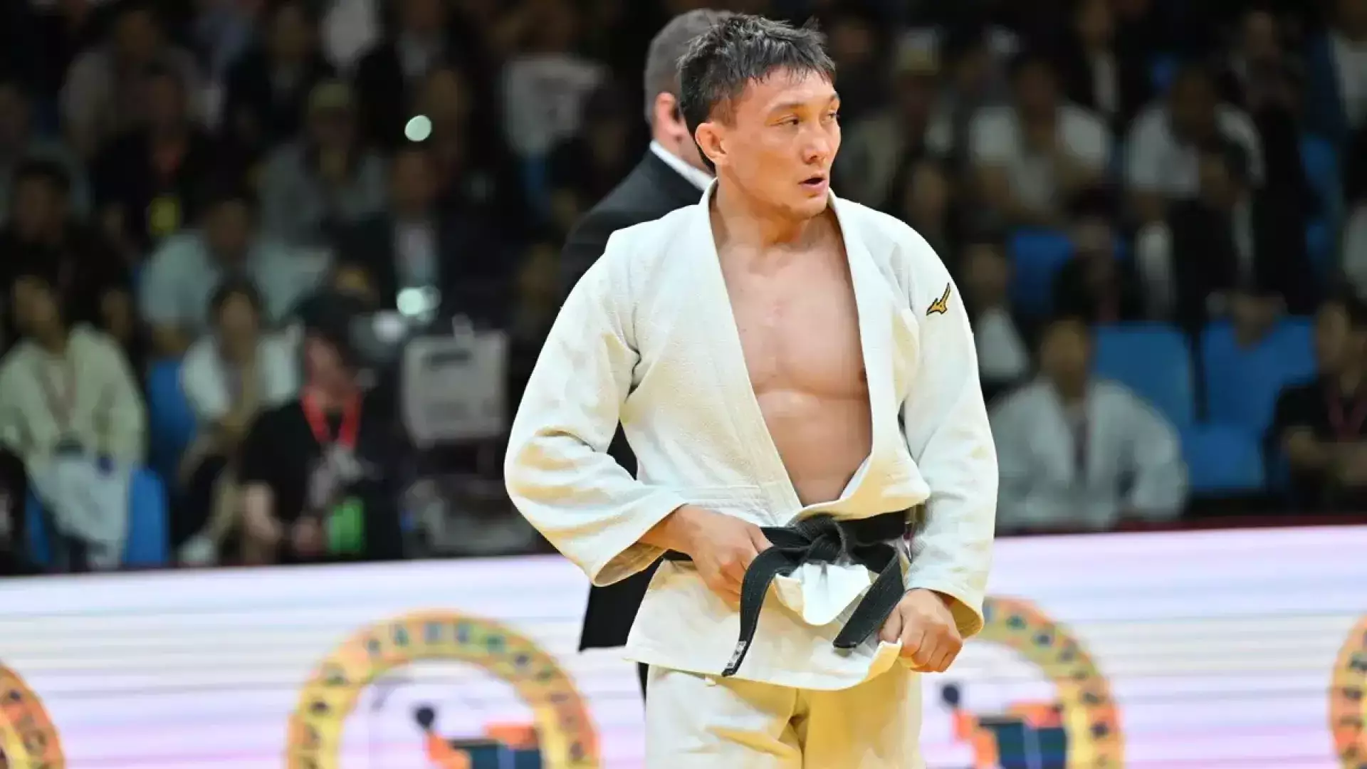 Олимпийский чемпион по дзюдо остановил казахстанца на старте ЧМ