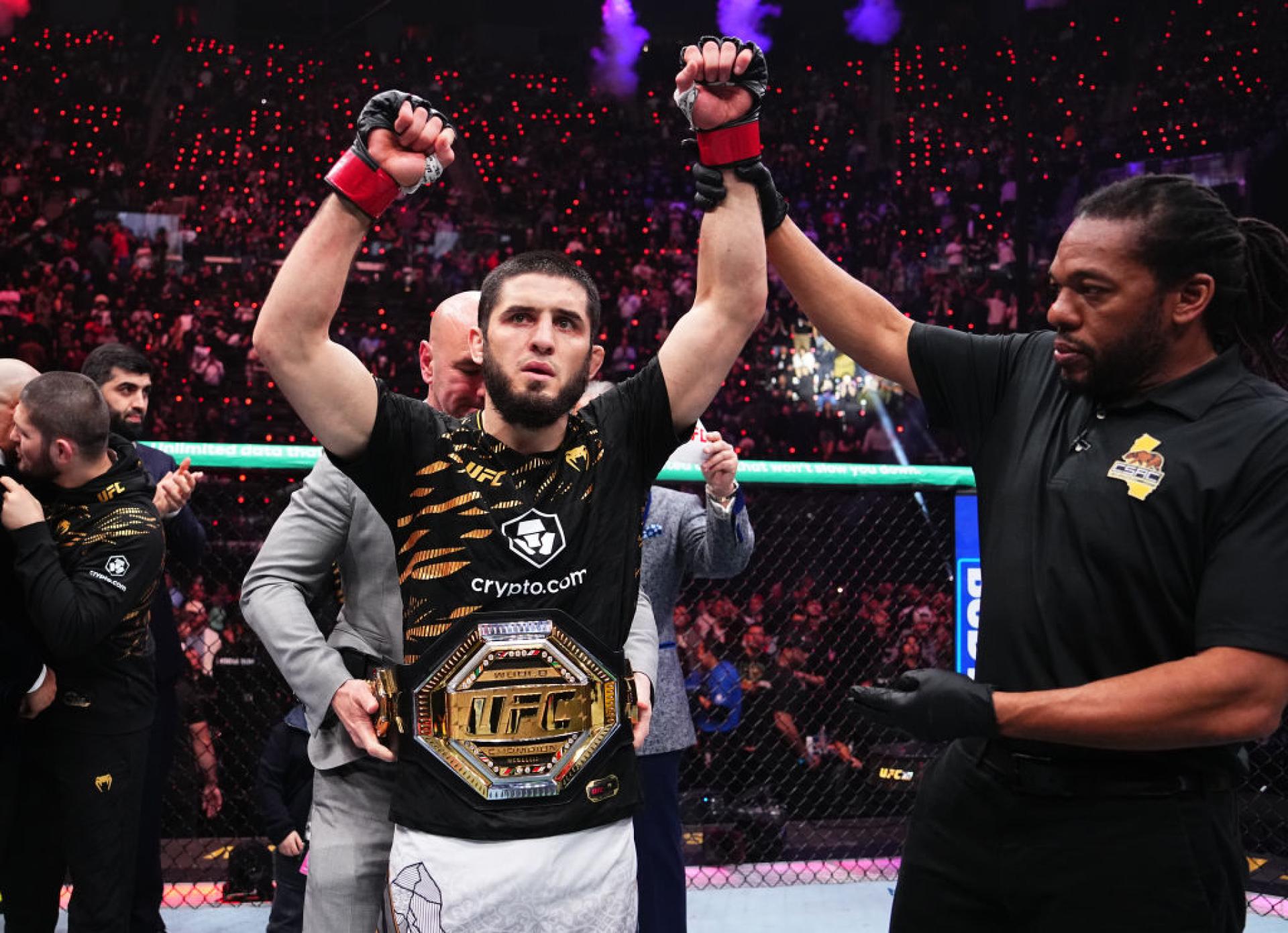 Махачев сменил дивизион по просьбе руководства UFC
