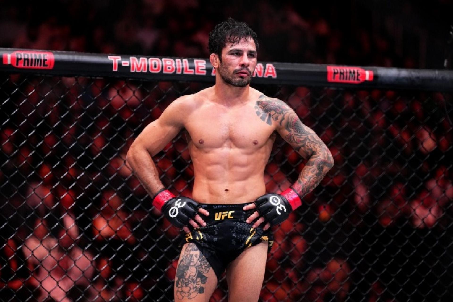 Пантожа задушил Кара-Франса и переписал историю UFC