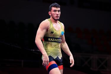 Казахстанская сборная по вольной борьбе выигрывает пять медалей в Турции