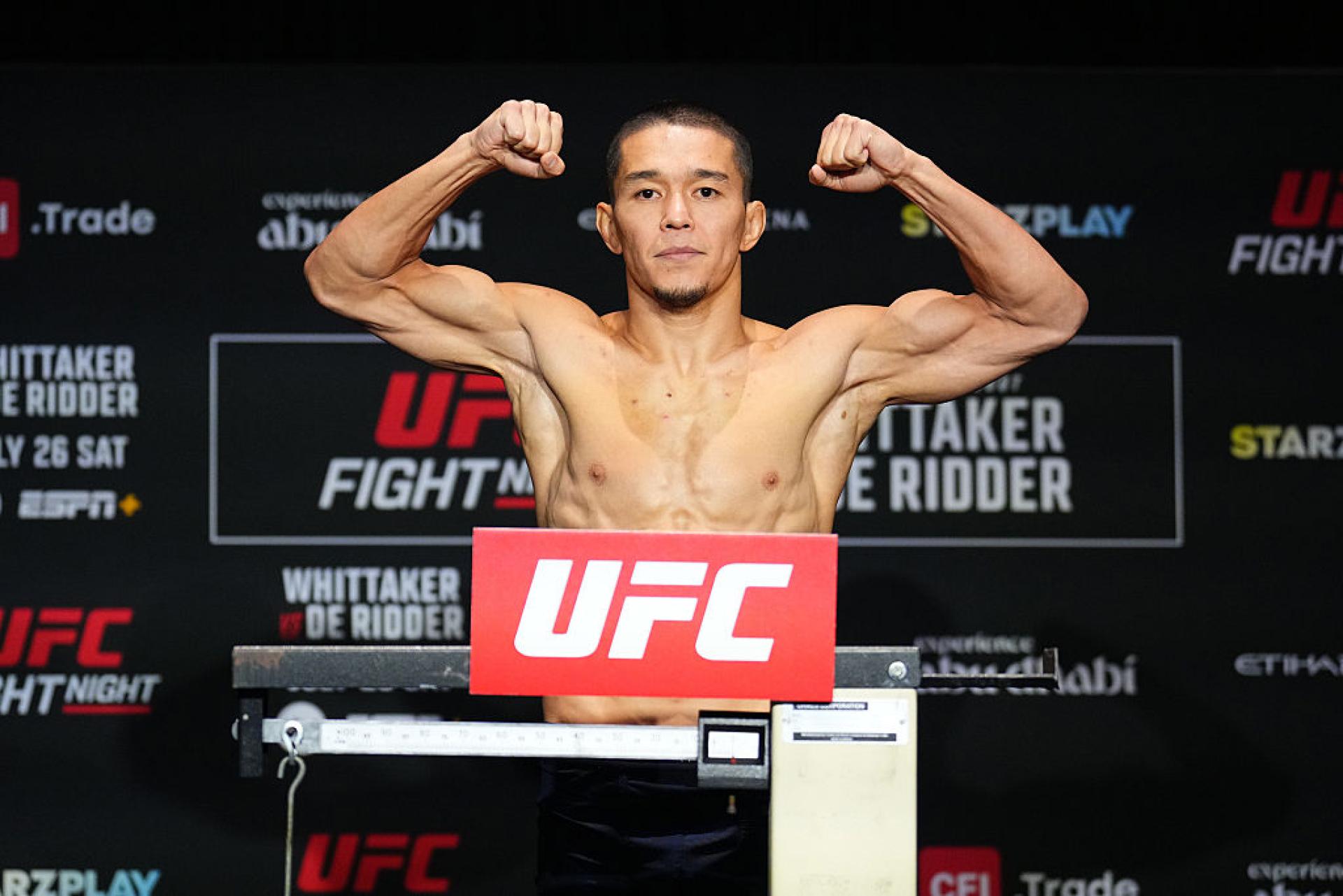 Асу Алмабаев успешно сдал вес и готов к бою на турнире UFC