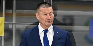 Экс-тренер «Барыса» продолжает ходить на тренировки несмотря на увольнение