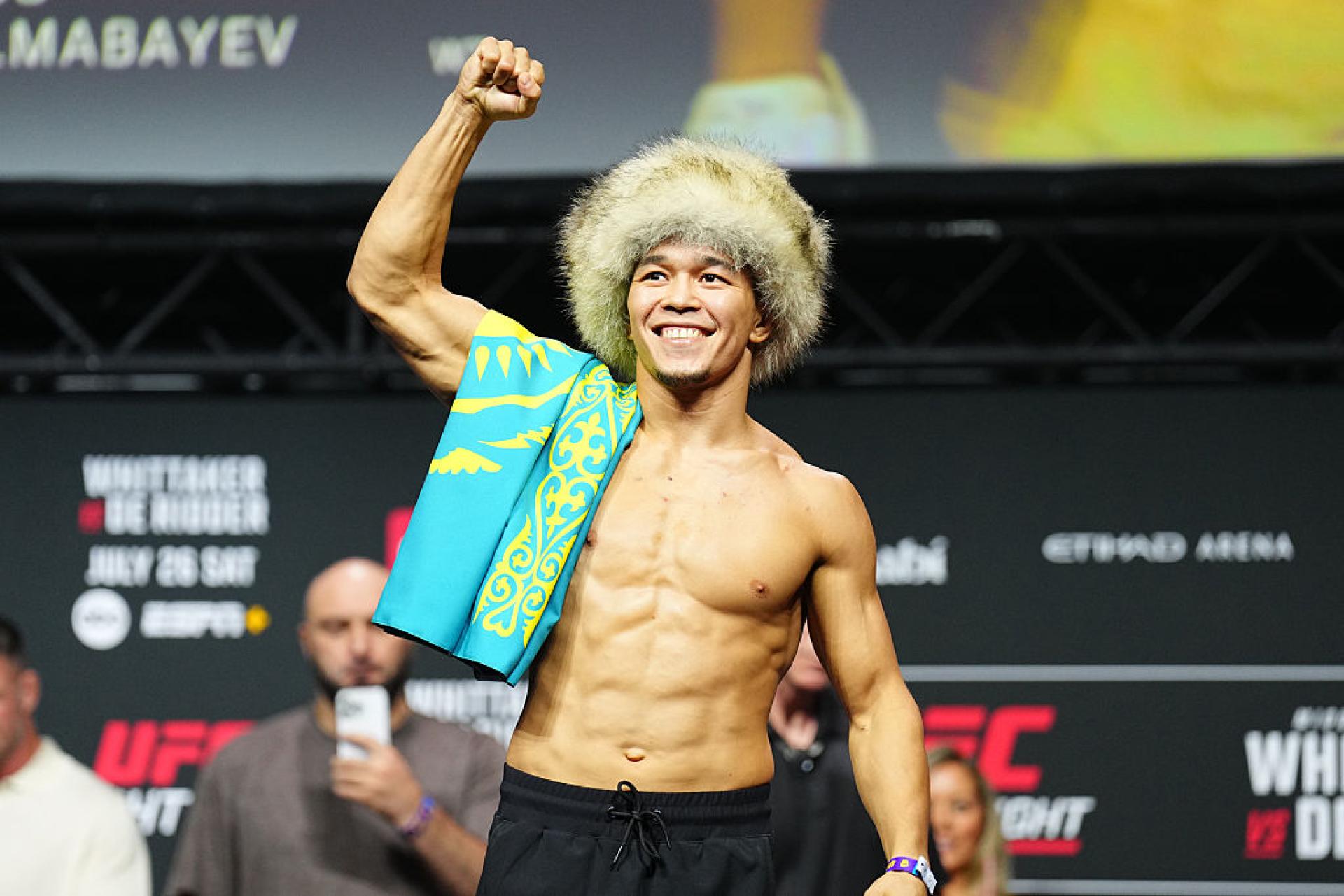 Асу Алмабаев в пятый раз победил в UFC