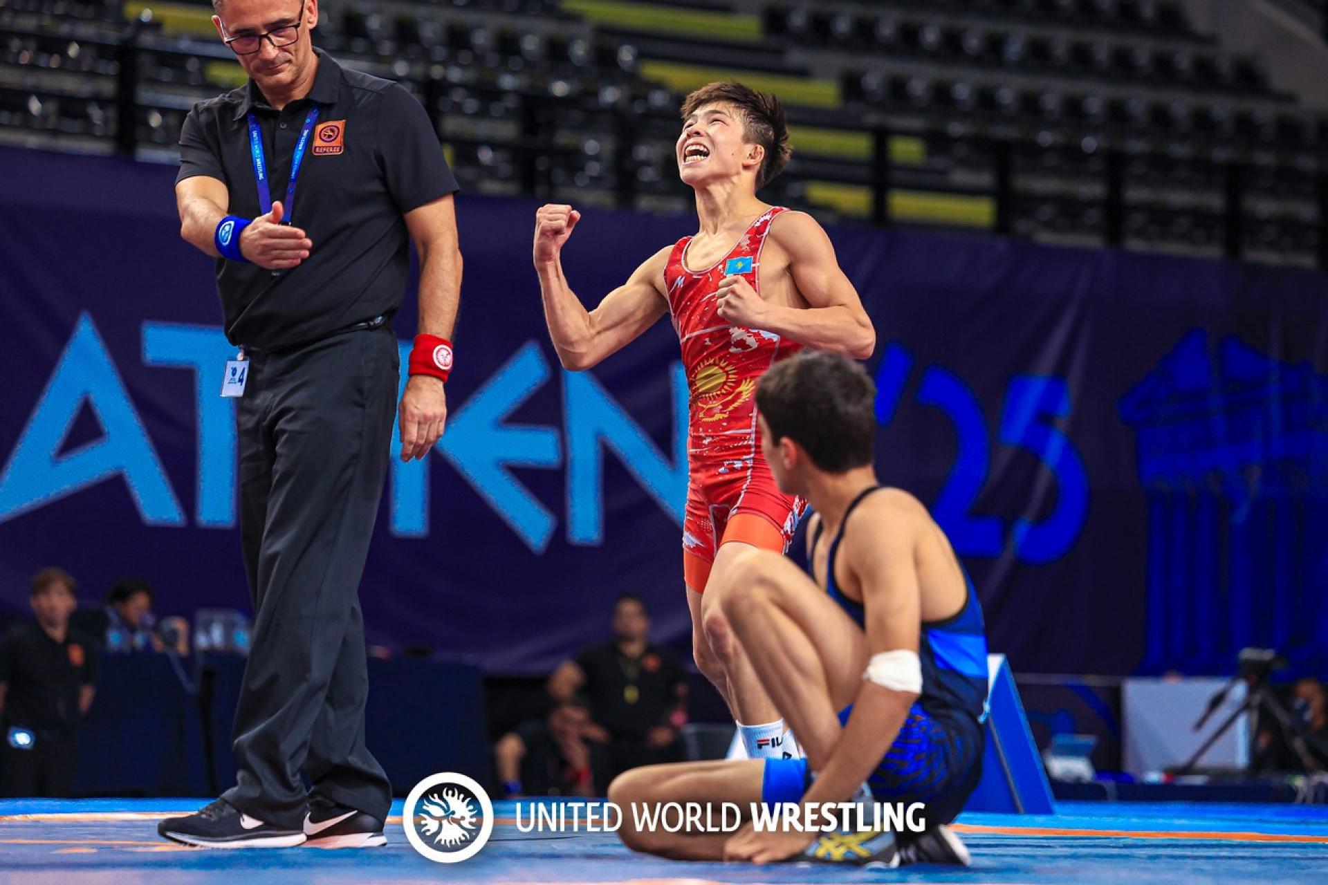 Казахстанский борец выиграл золото на юношеском чемпионате мира