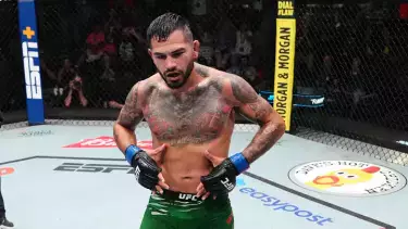 Энтони Эрнандес задушил Долидзе в главаном бою UFC. Победитель сорвал бонус в 50 тысяч долларов