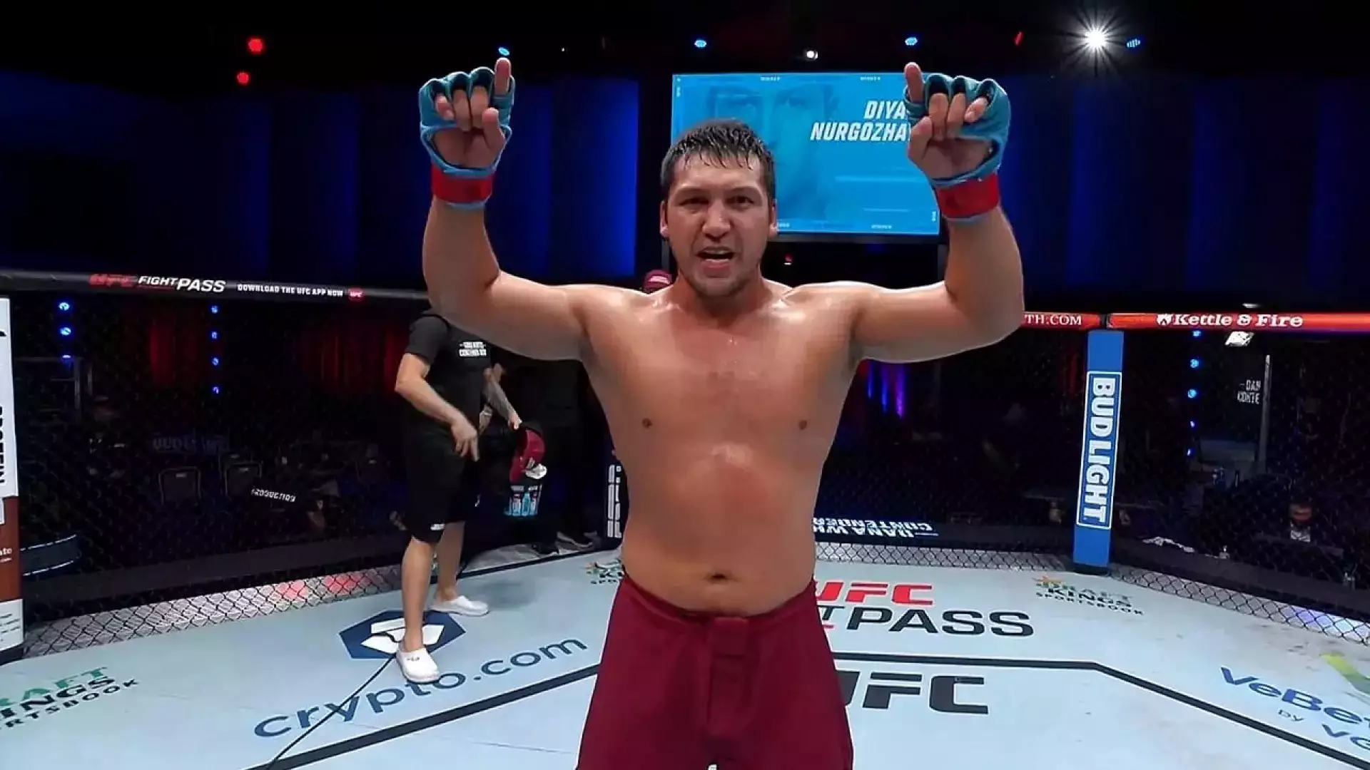 Казахстанец снова откроет турнир UFC в Шанхае