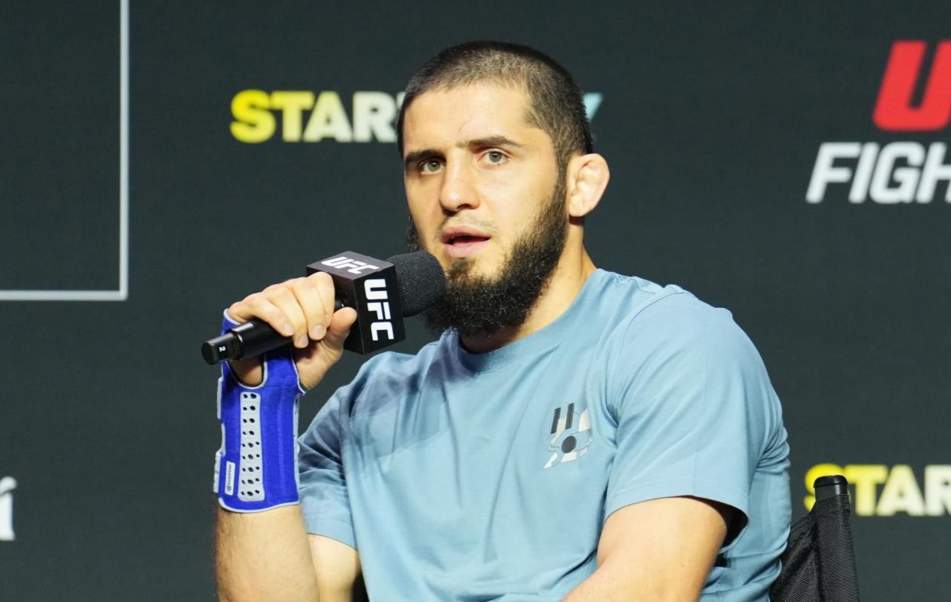 Махачев не исключил бой с Чимаевым после UFC 322
