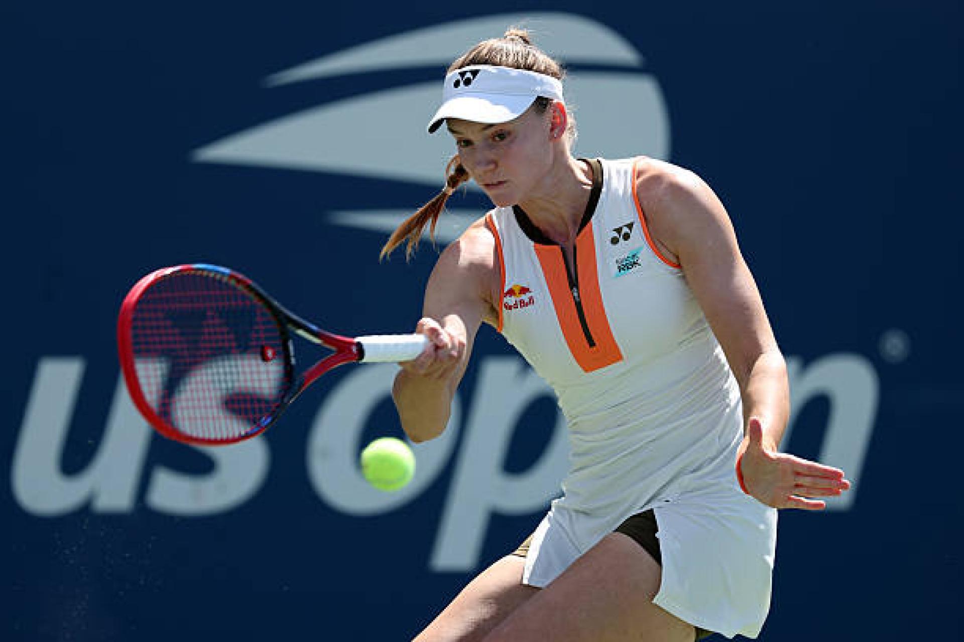 Рыбакина разгромила дебютантку US Open