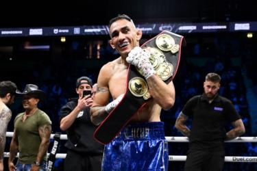 Экс-чемпион UFC Тони Фергюсон стал обладателем пояса в боксе