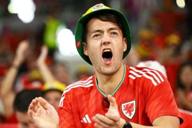 Фанат из Уэльса пересек 12 стран ради игры в Астане