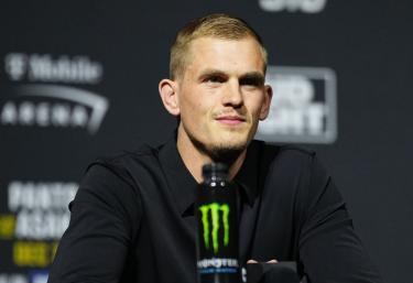 Ирландец Йэн Гэрри высоко оценил силу Шавката Рахмонова перед боем на UFC 310