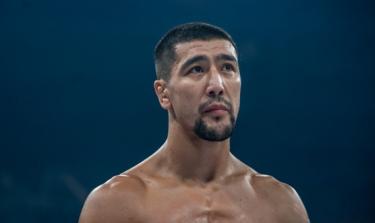 Казахский боец уничтожил чемпиона жестким нокаутом
