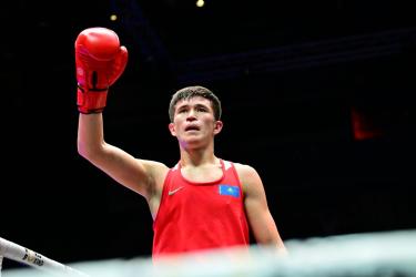 Семь казахстанских боксёров возглавили мировой рейтинг World Boxing