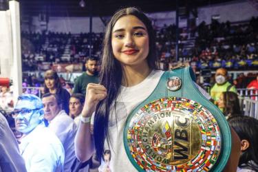 17-летняя мексиканка стала чемпионкой мира по боксу WBC