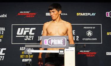 Азат Максум провалил взвешивание перед боем UFC и потерял часть гонорара