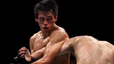 Азат Максум проиграл четвертый бой в UFC