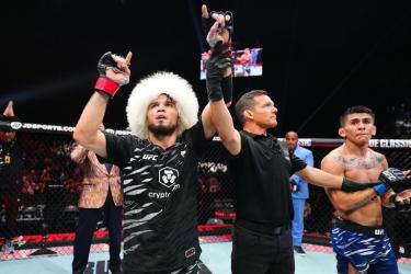 Умар Нурмагомедов вернулся в октагон и уничтожил Баутисту