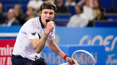 Александр Бублик начал путь к Итоговому турниру ATP с уверенной победы