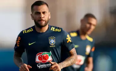 Дани Алвес после скандала с изнасилованием стал проповедником