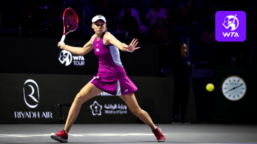 Рыбакина с разгрома начинает путь на Итоговом турнире WTA