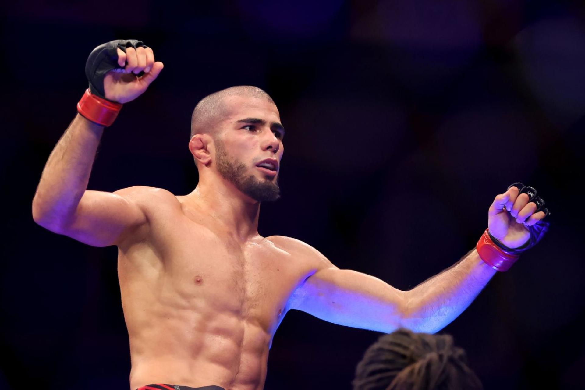 Уволенный из UFC непобеждённый боец стал чемпионом Brave CF