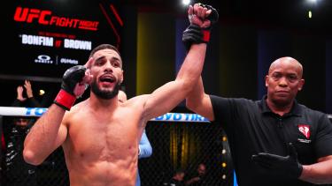 Боец из категории Шавката Рахмонова шокировал UFC жестким нокаутом