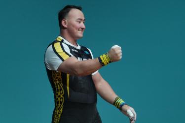 Казахстанский штангист обошел рекордсмена мира и взял три золота Исламиады