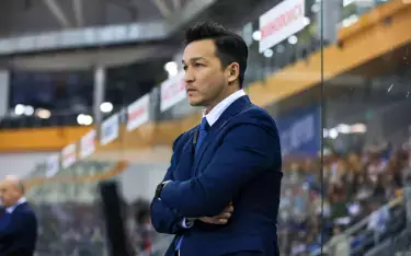 Сборную Казахстана официально возглавил новый тренер