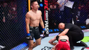 Возвращение легенды ММА обернулось историческим финишем Уланбекова