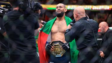 В UFC определен соперник Чимаева для первой защиты пояса