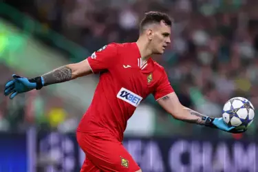 Заруцкий сенсационно покидает «Кайрат» после триумфального сезона