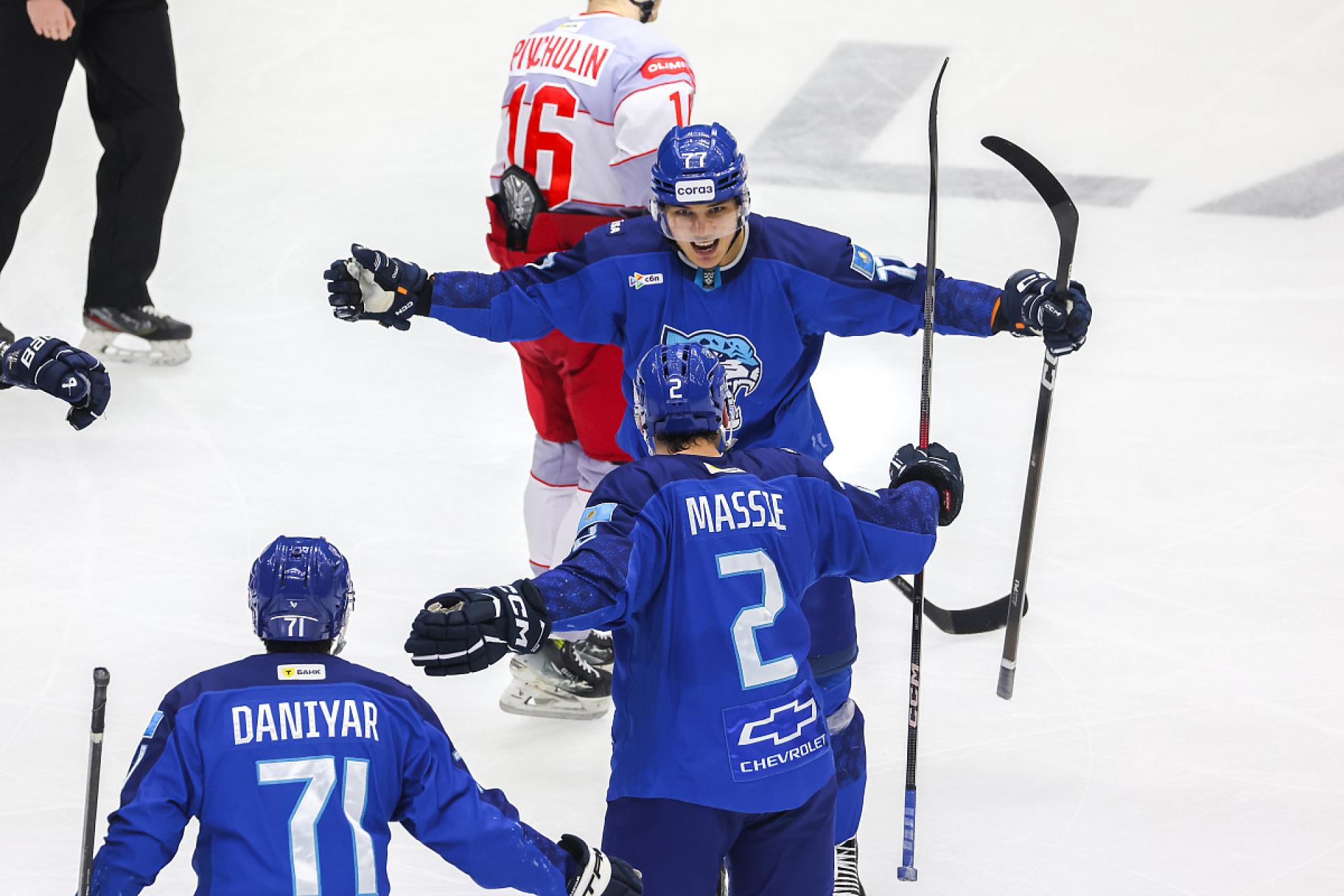 «Барыс» одержал победу в овертайме и прервал серию «Спартака»