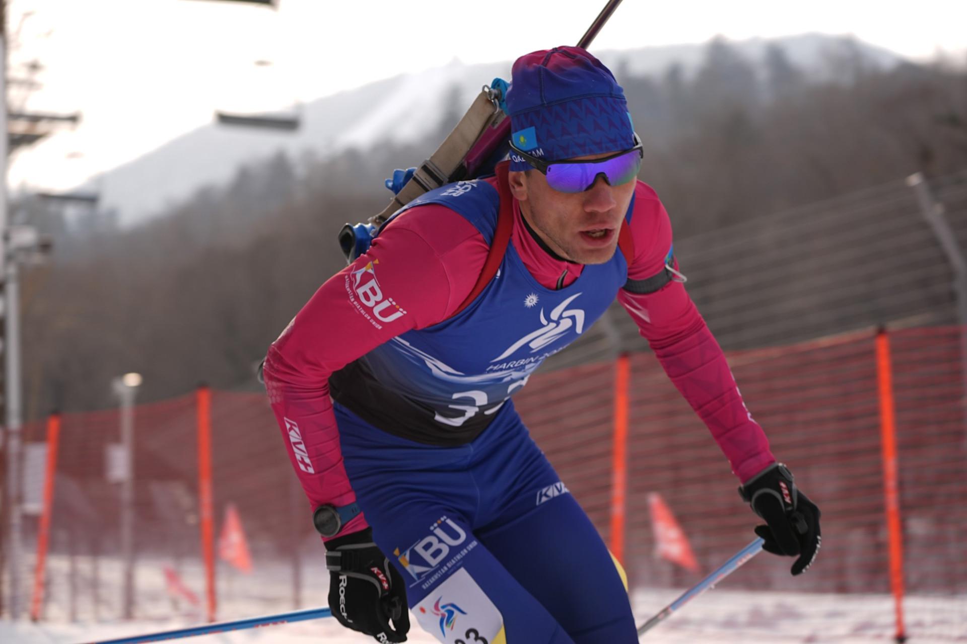 Казахстанец показал лучший старт на Кубке мира по биатлону