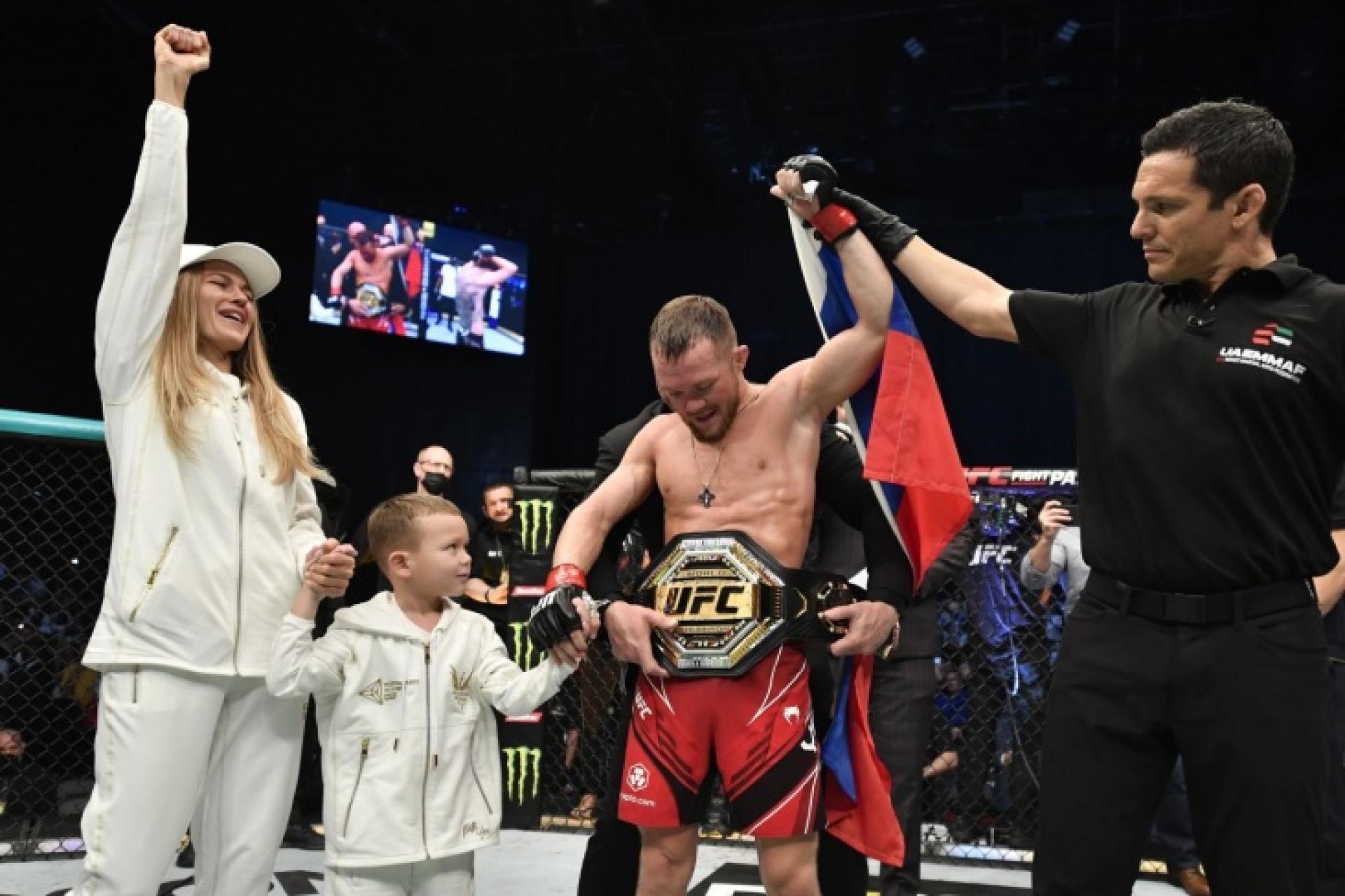 Пётр Ян снова чемпион UFC! Россиянен взял реванш у Двалишвили