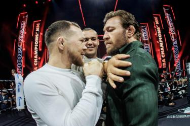 IBA готова организовать боксерский бой Петра Яна и Конора МакГрегора