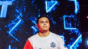 Казахстанский дебютант уверенно забрал первый бой в профи