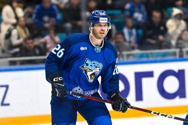 «Барыс» расстался с иностранным защитником