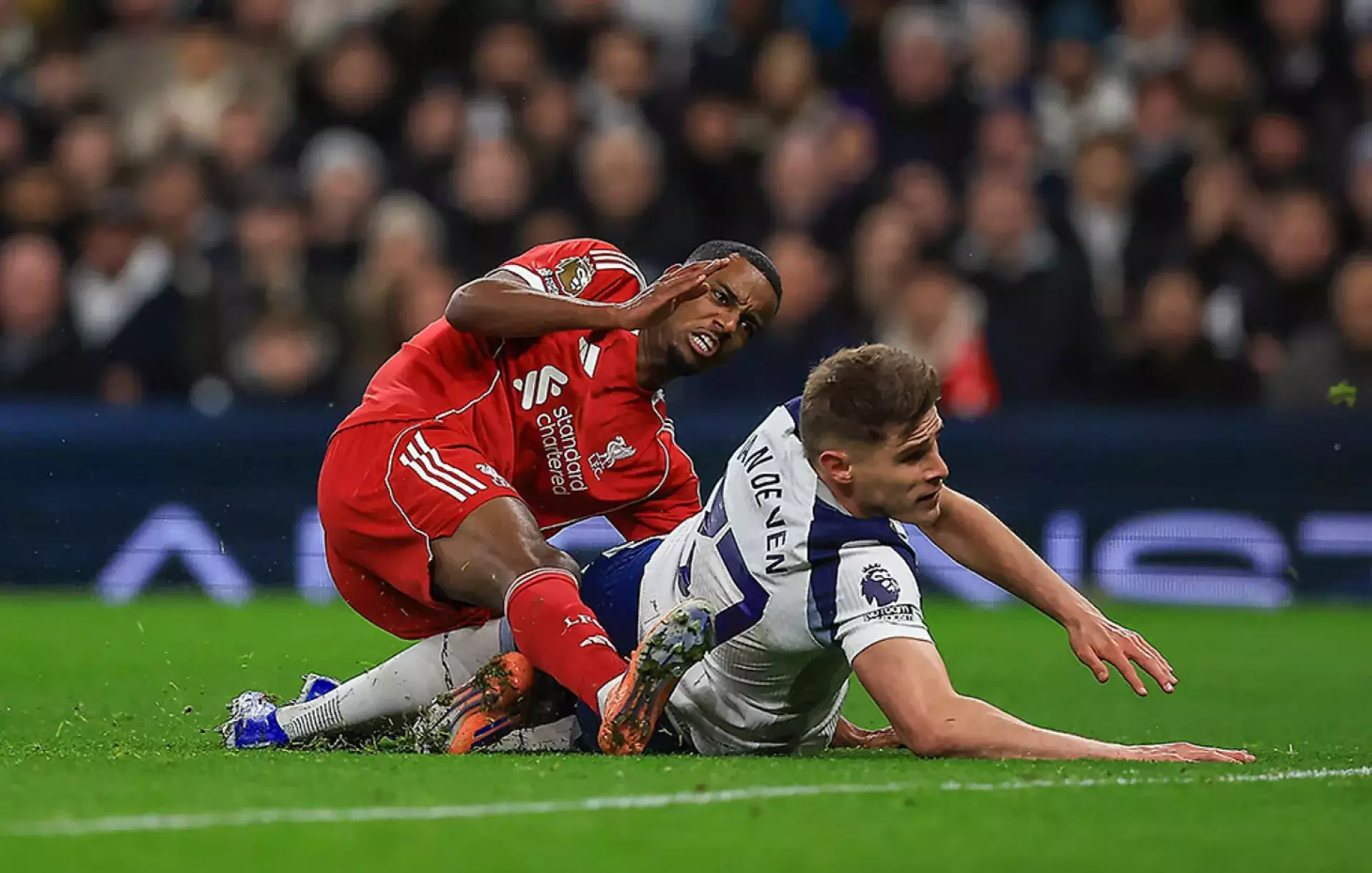 Исак сломал ногу, «Ливерпуль» уже нашел замену форварду