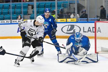 «Барыс» на домашнем льду всухую уступил «Трактору»