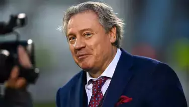 Легенда «МЮ» раскритиковал футбольные поля в Казахстане