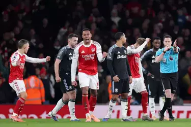 «Арсенал» разгромом прервал рекордную серию «Астон Виллы»