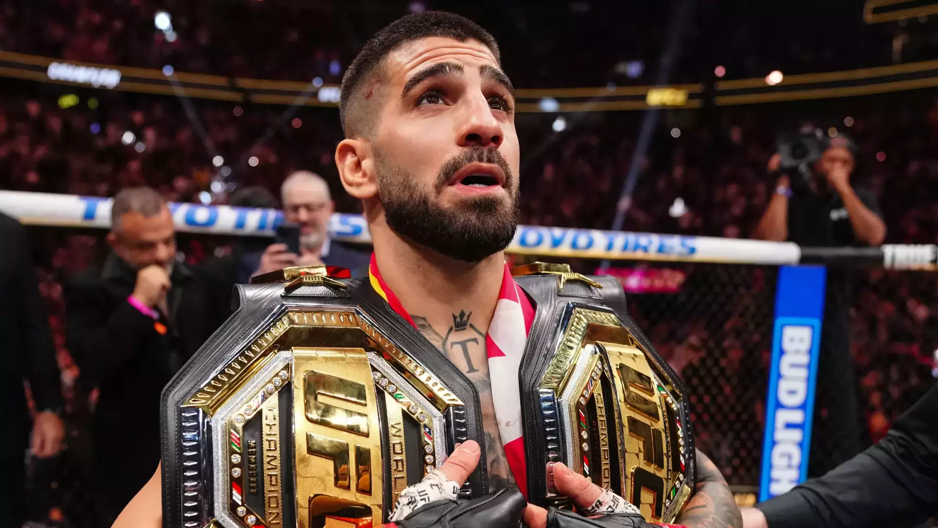 Чемпион UFC получил повестку в суд