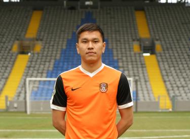 Экс-форвард сборной Казахстана сменил футбол на другой спорт