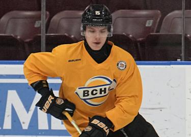 Казахстанский хоккеист набрал 4 очка в матче канадской лиге